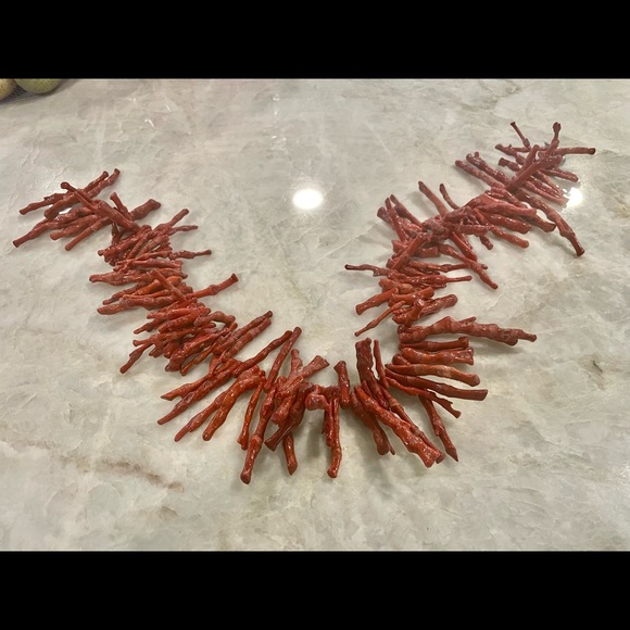 Coral twig statement necklace - Picture 14 of 16